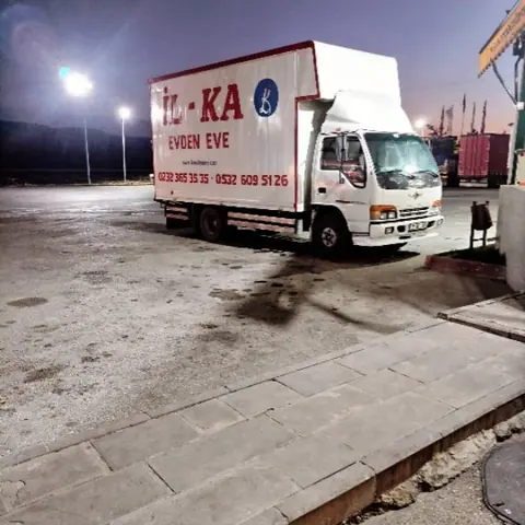 İlka Nakliyat kamyonu gece taşımasında