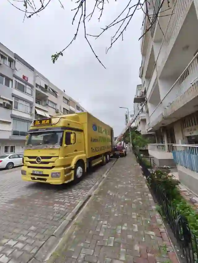 İlka Nakliyat filo aracı, İzmir evden eve nakliyat kamyonu
