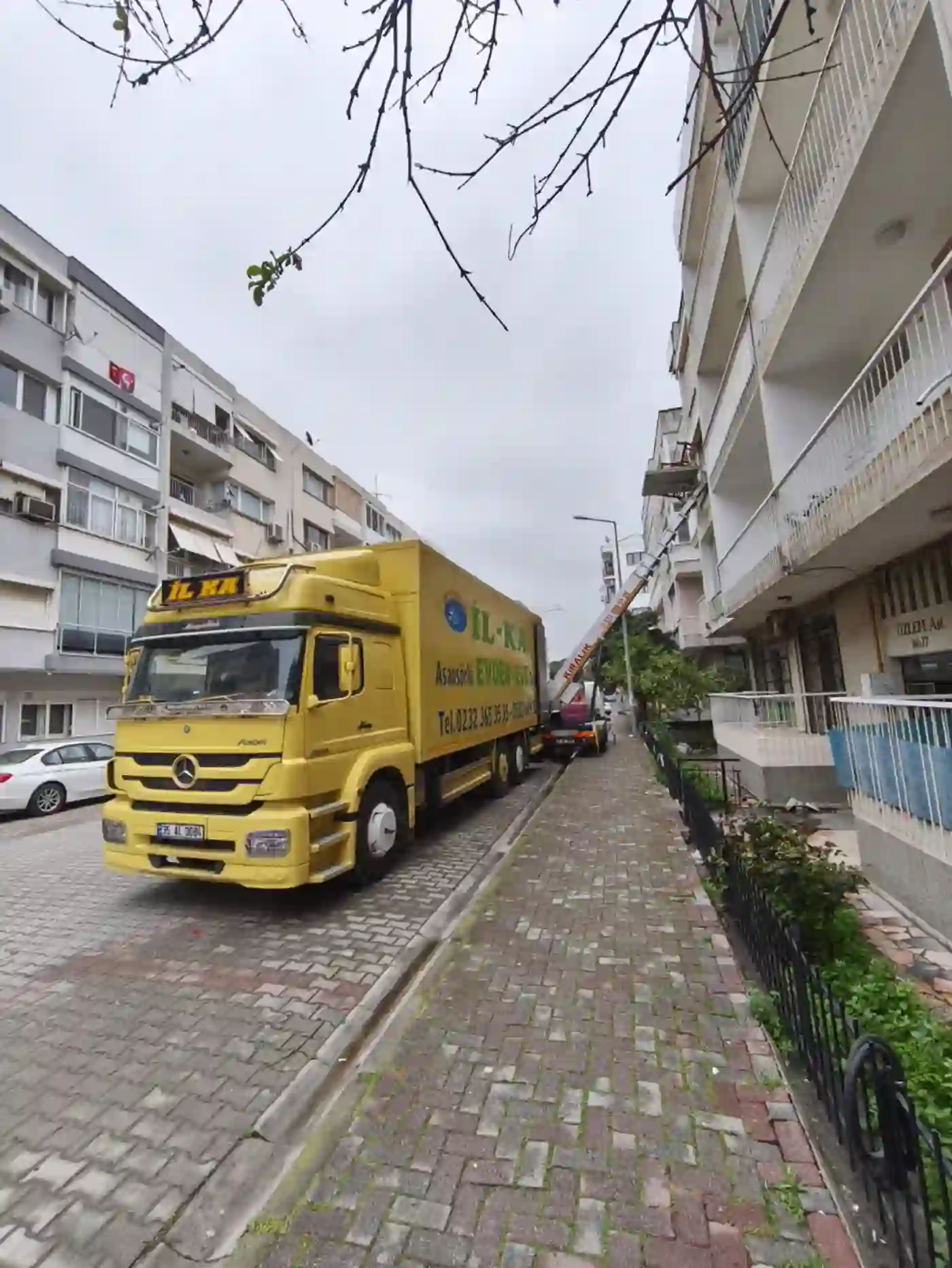 İlka Nakliyat filo aracı, İzmir evden eve nakliyat kamyonu